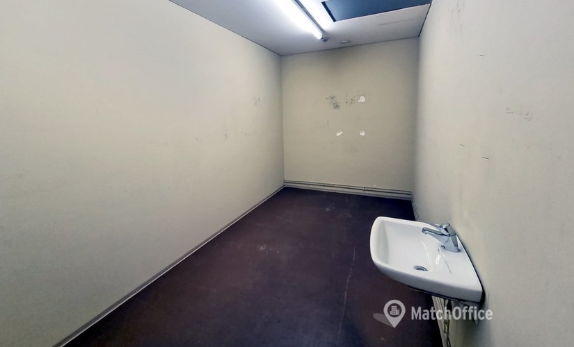 Varasto / tuotantotila Valokaari 10 00750 Helsinki