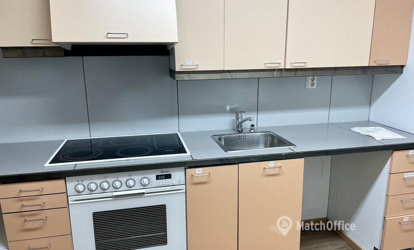 Liiketila Kurjenkellontie 5 02270 Espoo