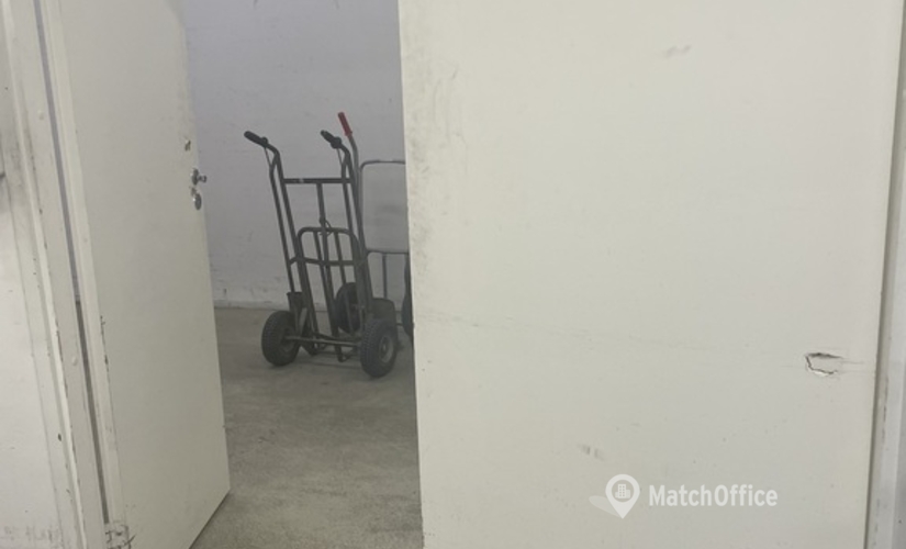 Varasto / tuotantotila Vellikellontie 4 00410 Helsinki