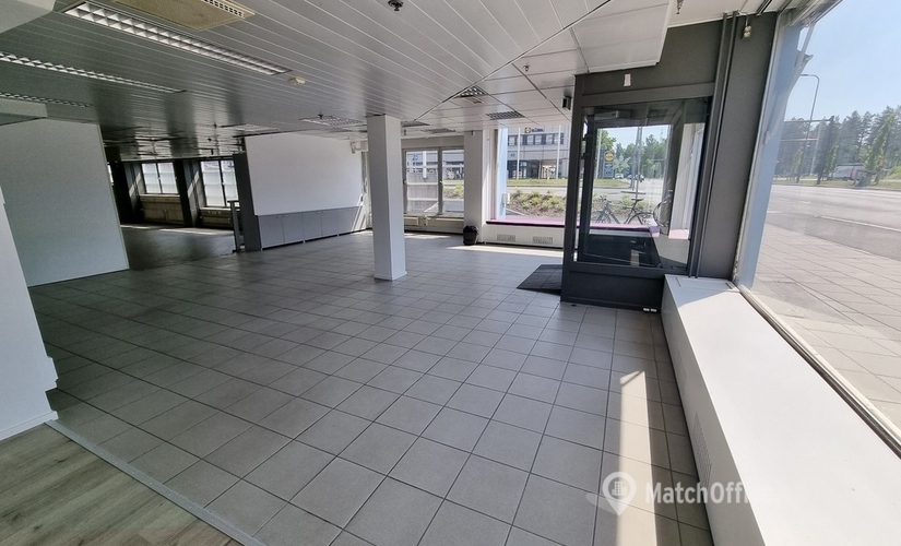 Varasto / tuotantotila Höyläämötie 2 00380 Helsinki