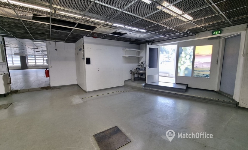 Varasto / tuotantotila Höyläämötie 2 00380 Helsinki