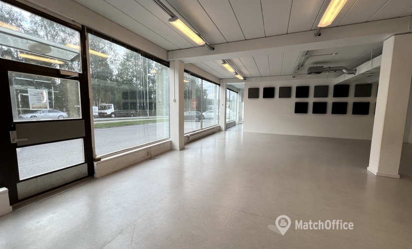 400 m² Commercial shop for rent in Vantaa, Santaradantie 10 (01370) - 1 | MatchOffice