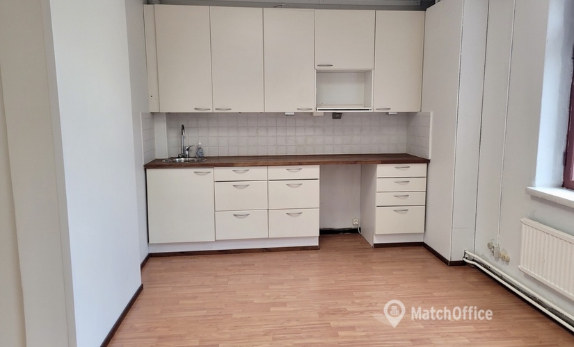 Varasto / tuotantotila Sahaajankatu 11 00880 Helsinki