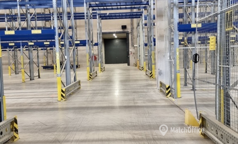 2400 m² Warehouse storage up for rent in Espoo, Alaniementie 2 (02970) - 3 | MatchOffice