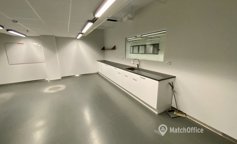 266 m² Warehouse space for rent in Helsinki, Valimotie 21 (00380) - 1 | MatchOffice