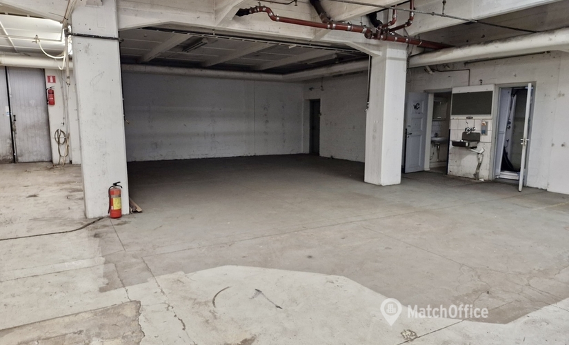 425 m² Warehouse storage up for rent in Helsinki, Valokaari 10 (00750) - 4 | MatchOffice.com