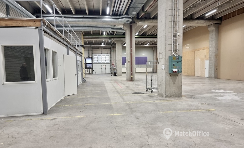 767 m² Warehouse space for rent in Vantaa, Vanha Porvoontie 231 (01380) - 1 | MatchOffice.com