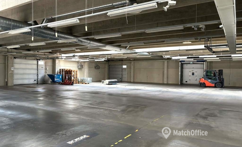 1870 m² Commercial shop for rent in Hyvinkää, Hakakalliontie 7 (05460) - 2 | MatchOffice.com