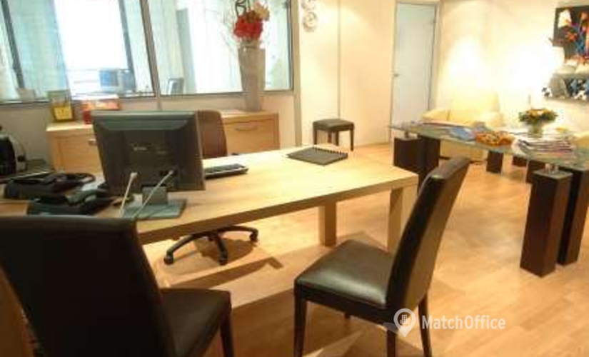 Choose a 15 m² Conference center in Cannes, 37 rue d'Antibes (06400) - 1 | MatchOffice