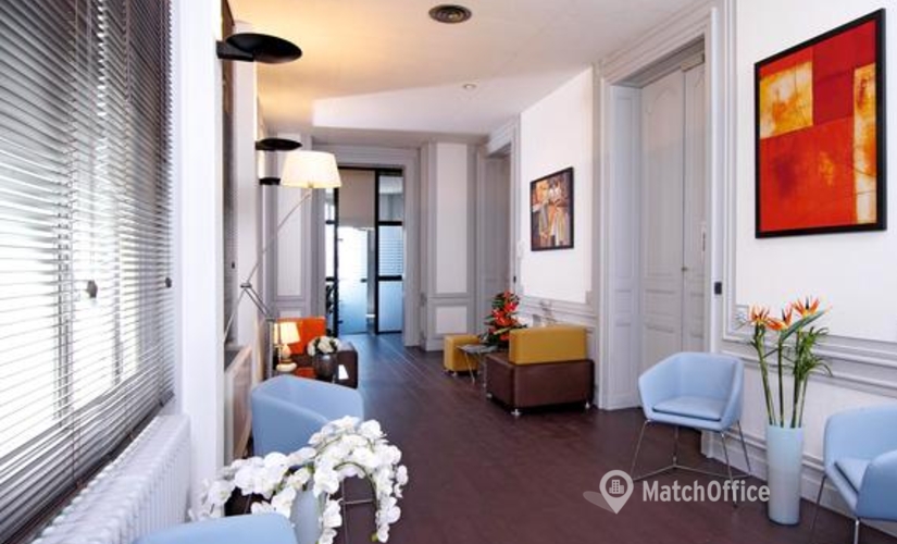Salle de conférence à location à Bordeaux 30 m², 2 cours du XXX Juillet - 1 | MatchOffice.fr