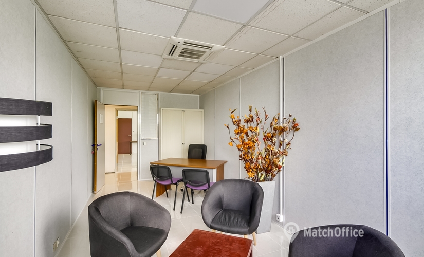 130 m² Business center building up for rent in Saint Genis Pouilly, Rue Auguste Piccard 30 (01630) - 2 | MatchOffice.com