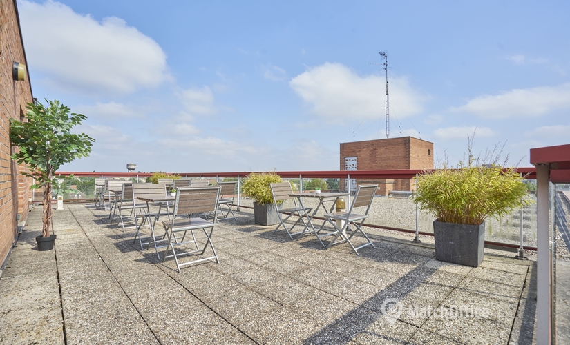 Rent flexible a 30 m² Shared office  in Lille, 679 Avenue de la République (59800) - 3 | MatchOffice