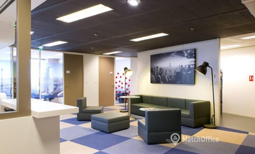 Join comfortable a 25 m² Coworking space in Lyon, Tour Part-Dieu (69326) - 4 | MatchOffice.com