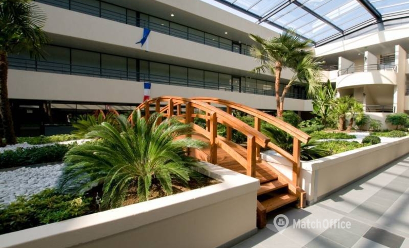 Lease suitable a 38 m² Shared workspace in Sophia-Antipolis, 2405 route des Dolines (06560) - 1 | MatchOffice