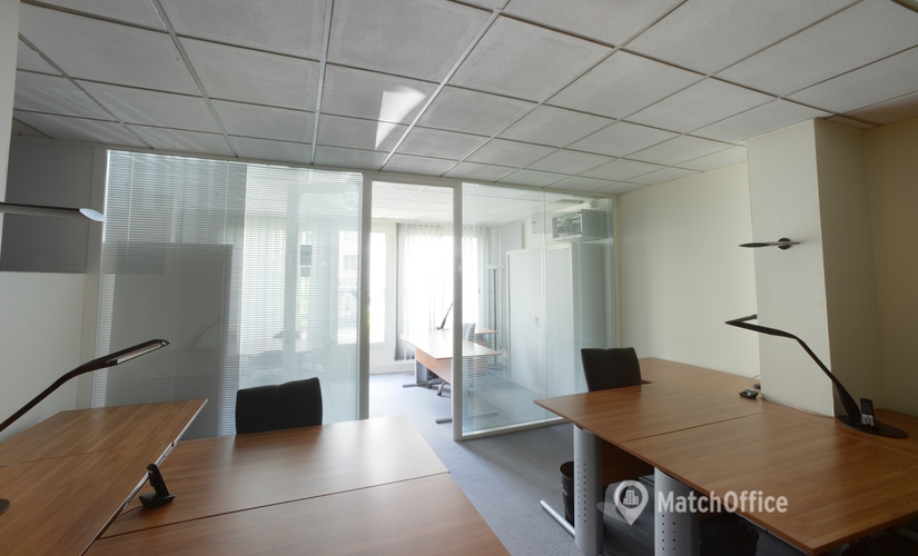 Join comfortable a 60 m² Coworking space  in Courbevoie, 293 bd St Denis (92400) - 7 | MatchOffice.com