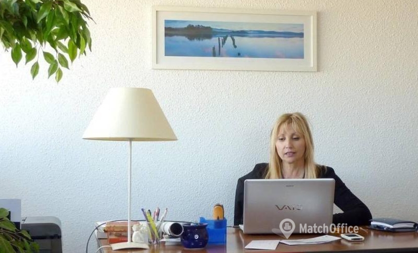 Explore suitable a 26 m² Coworking space  in Avignon, 2 place Alexandre Farnèse (84000) - 2 | MatchOffice.com