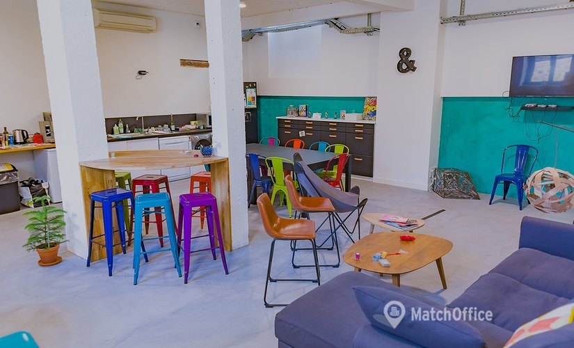 Lease comfortable a 200 m² Shared workspace in La Rochelle, Boulevard Emile Delmas 98 (17000) - 2 | MatchOffice.com