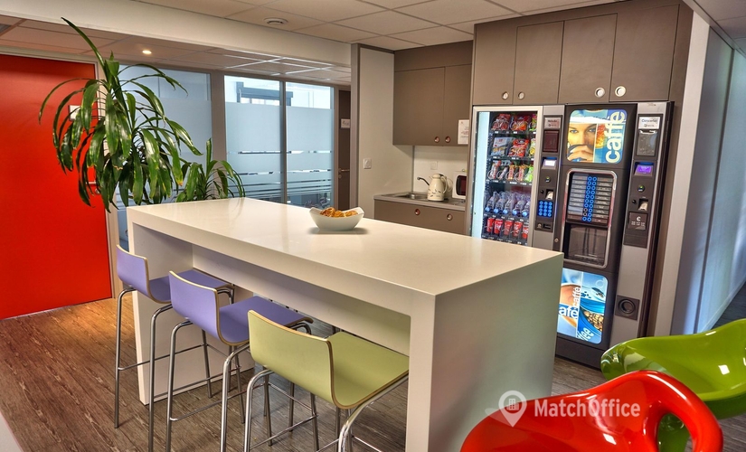 27 m² Coworking space in Lyon, 73 cours Albert Thomas (69003) - 1 | MatchOffice