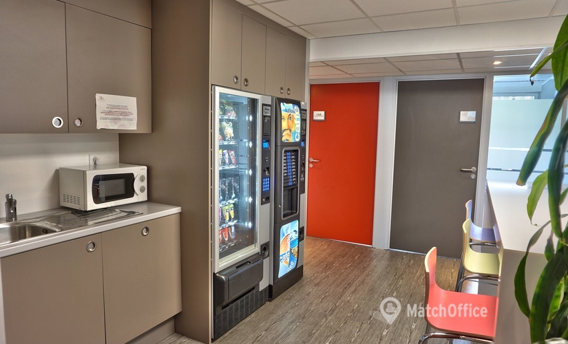 27 m² Shared workspace  in Lyon, 73 cours Albert Thomas (69003) - 2 | MatchOffice