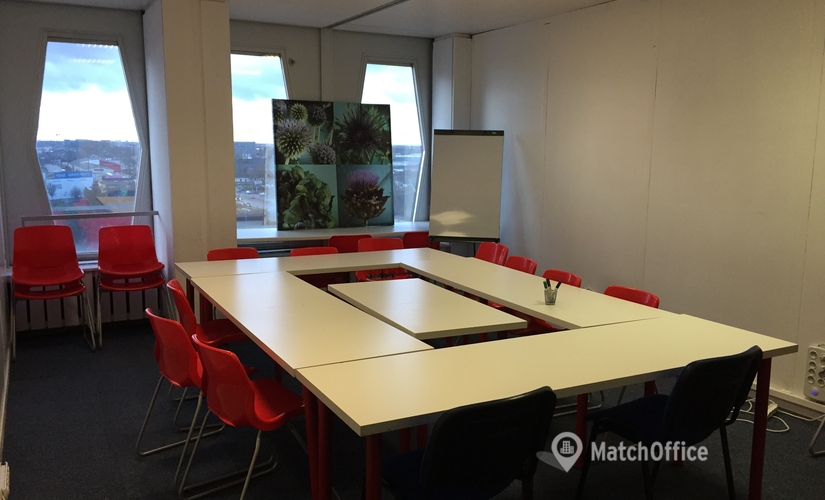 Book a 35 m² Conference center in Thiais, Tour Europa (94320) - 1 | MatchOffice