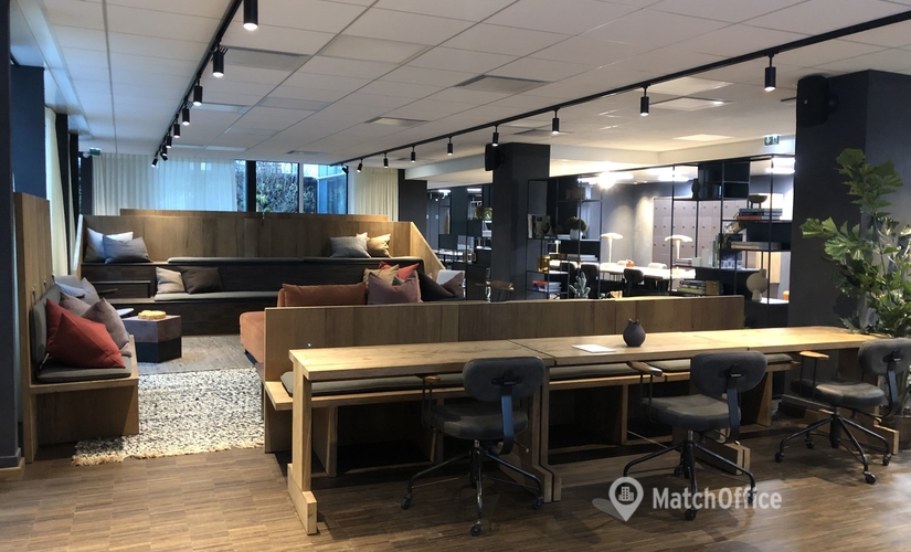 Coworking spaces and shared offices in Paris 8 (75008)
