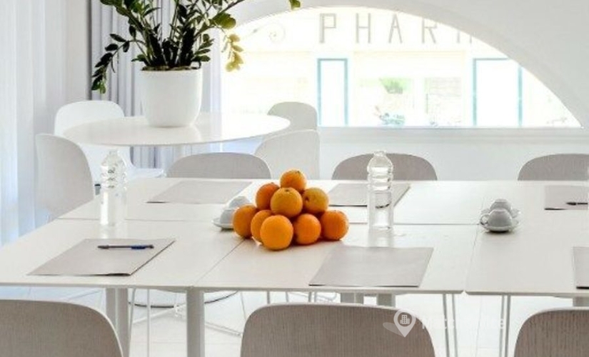Choose a 50 m² Conference room in Nice, 1 Place du Pin  (06300) - 3 | MatchOffice.com