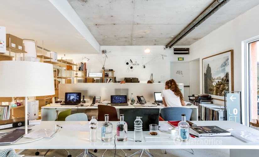 Rent a 16 m² Conference room in Nice, 1 Place du Pin (06300) - 2 | MatchOffice.com