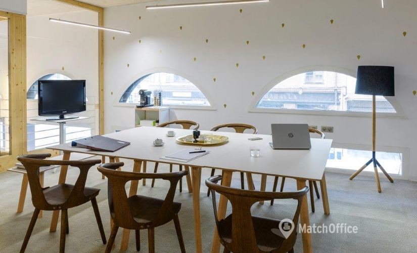 Rent a 24 m² Meeting room in Nice, 1 Place du Pin  (06300) - 1 | MatchOffice