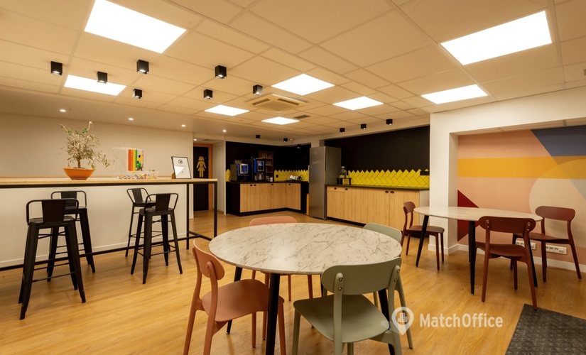 250 m² Coworking  in Neuilly-Sur-Seine, Avenue Charles de Gaulle 183 (92200) - 1 | MatchOffice
