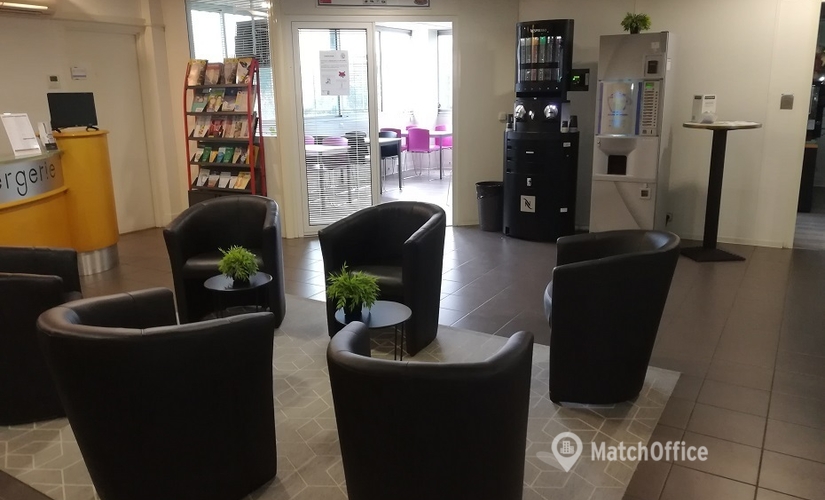 3000 m² Conference room in Gironde, 3 Rue de Golf  (33700) - 4 | MatchOffice.com