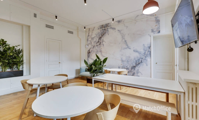 Parc d'affaires à location à Paris 9 400 m², 1 Place Estienne d'Orves in Paris. - 2 | MatchOffice.fr