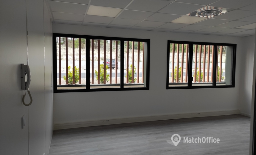 1400 m² Business center in Marseilles, 302 Rue de la gare  (13770) - 4 | MatchOffice.com