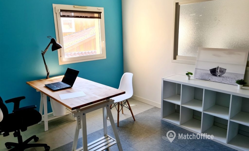 20 m² Coworking space in La Rochelle, 10-14 rue Jean Perrin (17000) - 1 | MatchOffice.com