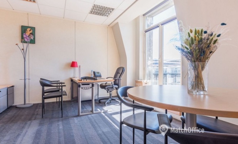 150 m² Shared workspace  in Paris 11, Parvis de la Gare (75012) - 2 | MatchOffice.com