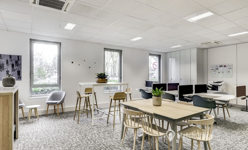 35 m² Convention center in Saint-Dénis, 18 Place Des Nympheas (93420) - 2 | MatchOffice