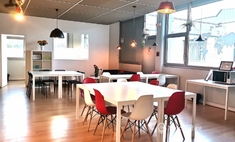 500 m² Coworking space in Marseilles, Traverse de la Montre 20 (13011) - 3 | MatchOffice
