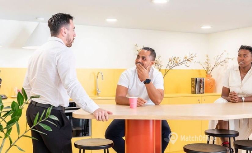 30 m² Business center in Marseilles, 565 avenue du Prado (13008) - 1 | MatchOffice.com