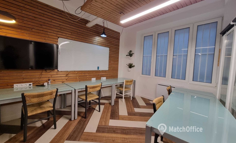 12 m² Shared workspace  in Paris 2, Rue Greneta 54 (75002) - 2 | MatchOffice