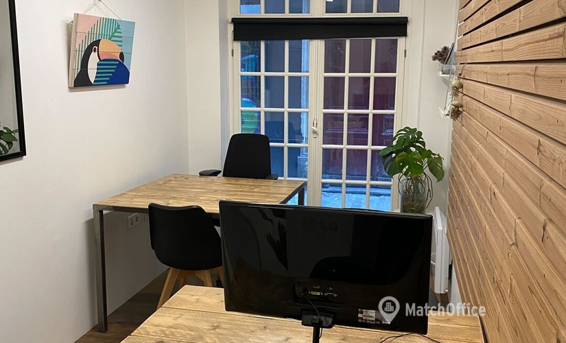 Office Rue du Cloître Saint-Merri 5 75004 Paris 4