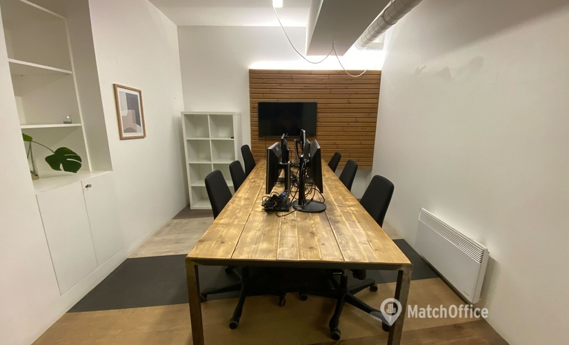 Office Rue du Cloître Saint-Merri 5 75004 Paris 4