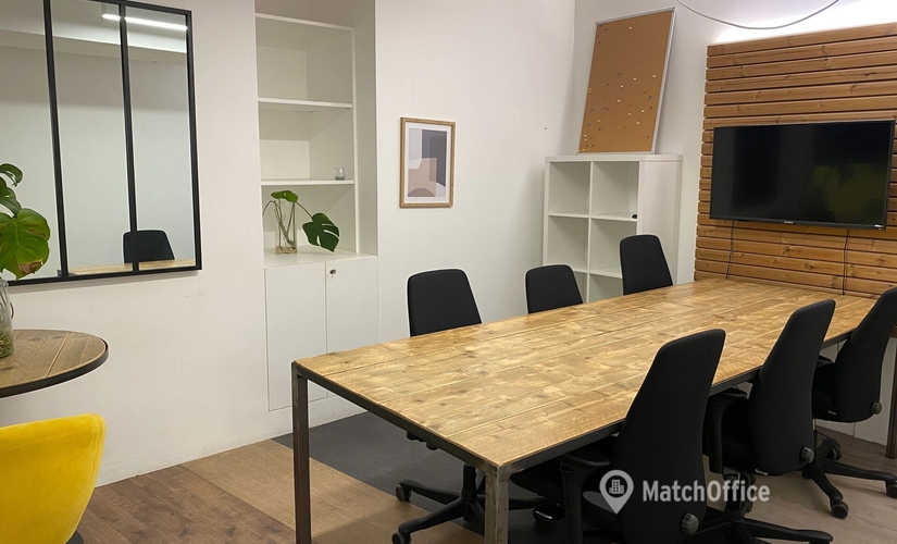 Office Rue du Cloître Saint-Merri 5 75004 Paris 4