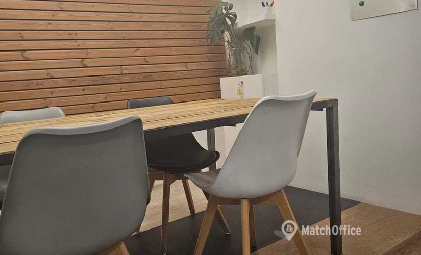 Office Rue du Cloître Saint-Merri 5 75004 Paris 4