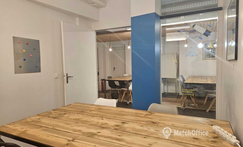 Office Rue du Cloître Saint-Merri 5 75004 Paris 4