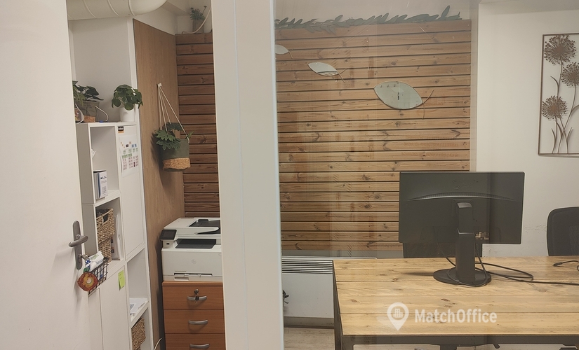 Office Rue du Cloître Saint-Merri 5 75004 Paris 4