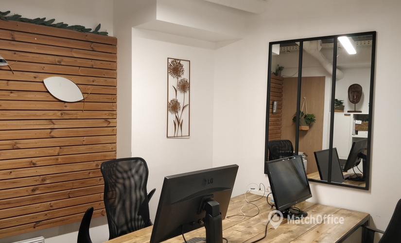 Office Rue du Cloître Saint-Merri 5 75004 Paris 4