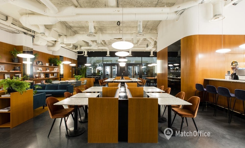 10 m² Coworking  in Paris 8, Cours Albert 1er 28 (75008) - 1 | MatchOffice
