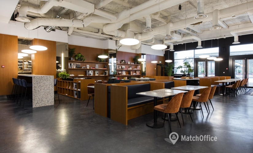 10 m² Coworking space  in Paris 8, Cours Albert 1er 28 (75008) - 0 | MatchOffice.com