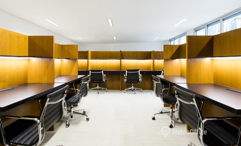 10 m² Shared workspace  in Paris 8, Cours Albert 1er 28 (75008) - 4 | MatchOffice.com