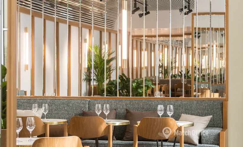 10 m² Coworking space in Paris 8, 16 Cours Albert 1er (75008) - 1 | MatchOffice