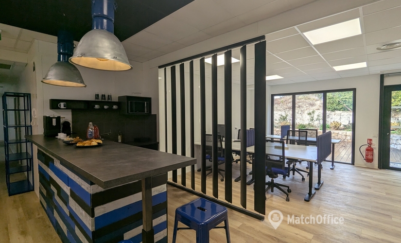 Office Rue de la Gare 302 13770 Aix en Provence